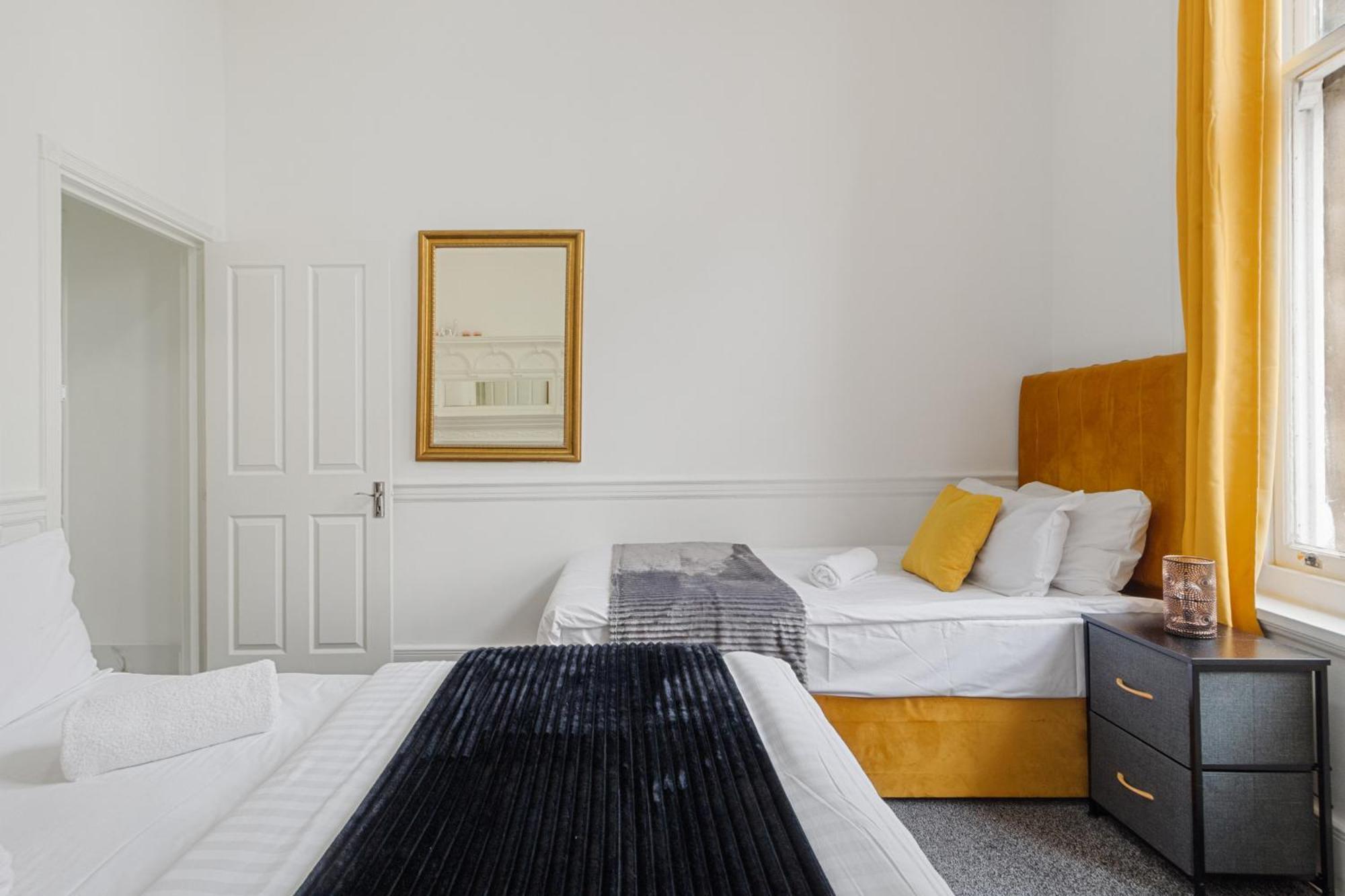 Luxurious Apartments On Oxford Street Londra Exterior foto